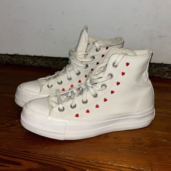 Limited Edition Valentines Day Platform Converse - Picture 2 of 5
